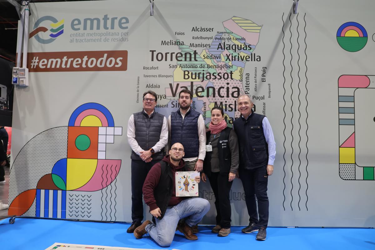Equip de direcció de la EMTRE i educadors de emtreduca